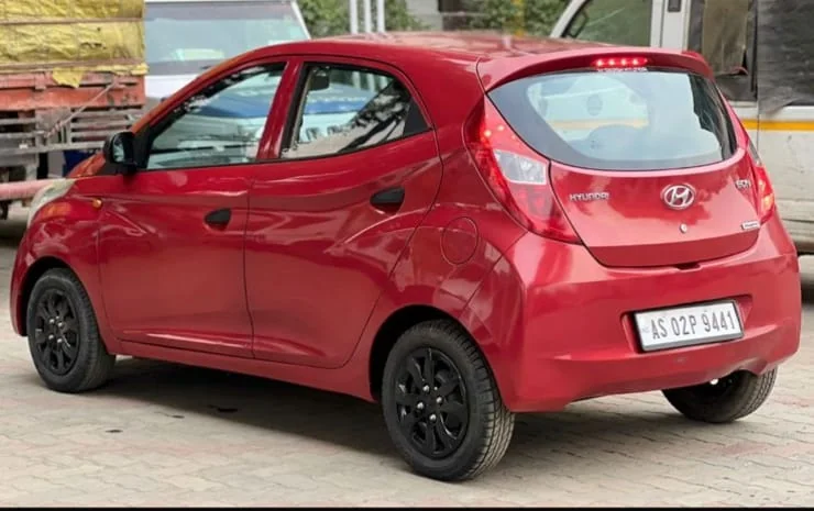 Hyundai EON - Thumbnail 3